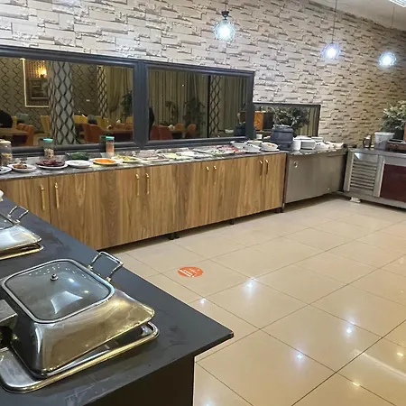 Hotel Madi